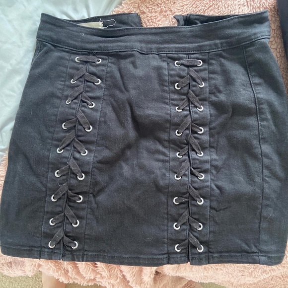 Black skirt - Picture 2 of 4